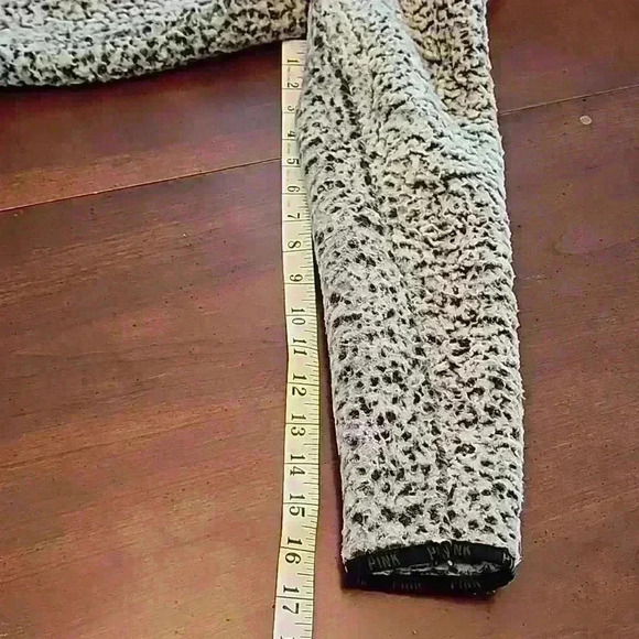 Victoria's Secret PINK Fleece sweatshirt - Picture 9 of 13